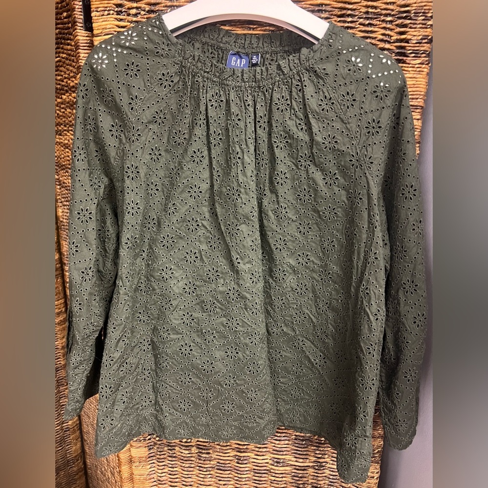 Gap- Olive Green Lace Eyelet Short, Size: Medium Tall, Pre-Owned